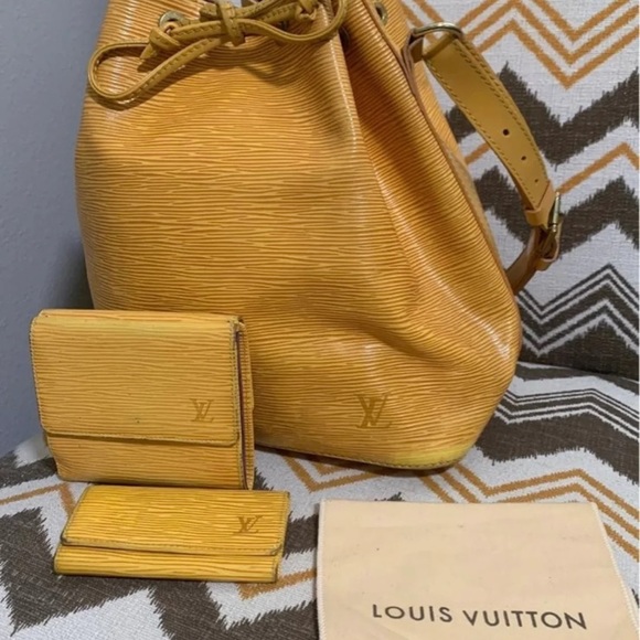 Authentic lv bundle set - Picture 6 of 8